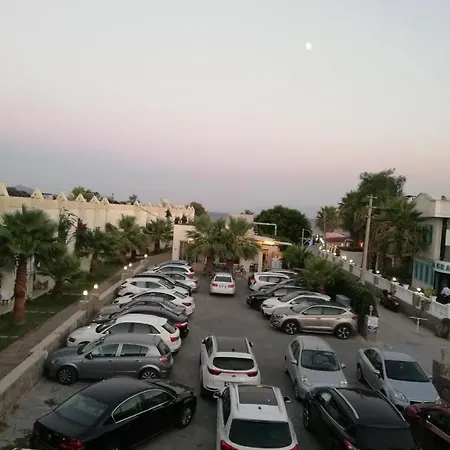 Ξενοδοχείο Viras 3*