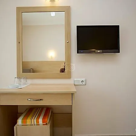 Viras Hotel 3*